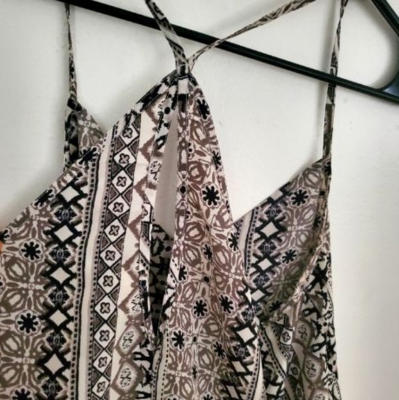 Hollister Abstract Tank - Picture 3 of 4